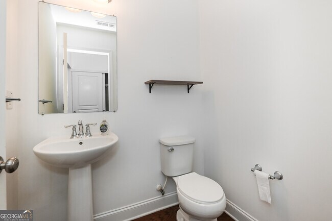 Building Photo - 2045 Birmingham Ct