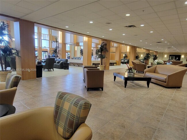 Building Photo - 196 Mansfield F