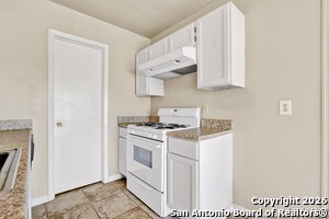 Building Photo - 6711 Spring Hollow St