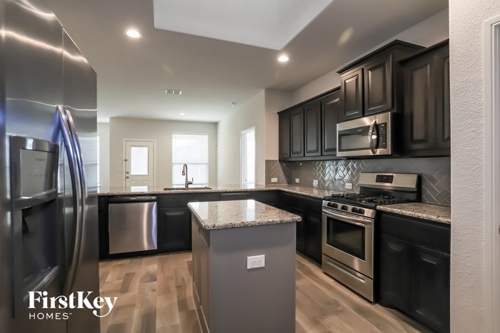 Building Photo - 15953 Hayes Ridge Dr