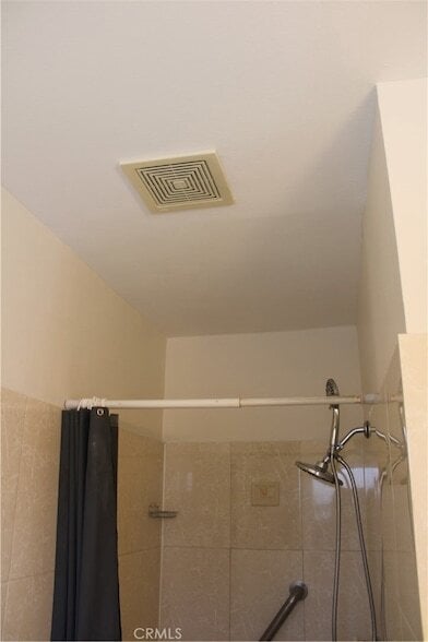 Building Photo - 5192 Robinwood Dr