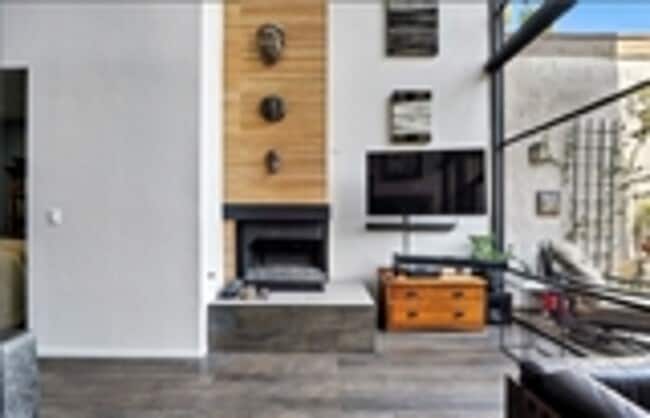 Building Photo - UNFURNISHED | 1 Bedroom | 1.5 Bath | $3,980/month