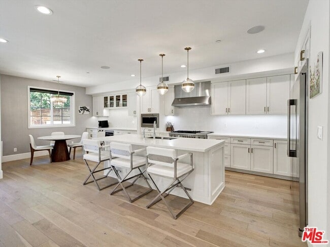 Building Photo - 10593 Kinnard Ave