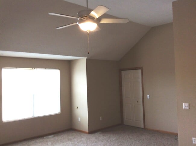 Building Photo - 1288 Waterbury Dr