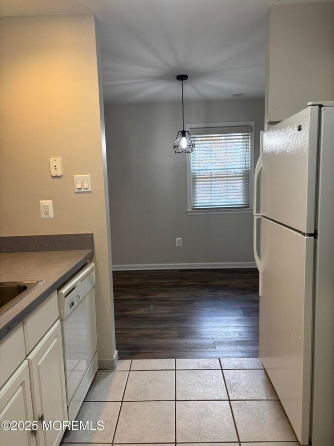 Building Photo - 481 Hawthorne Pl