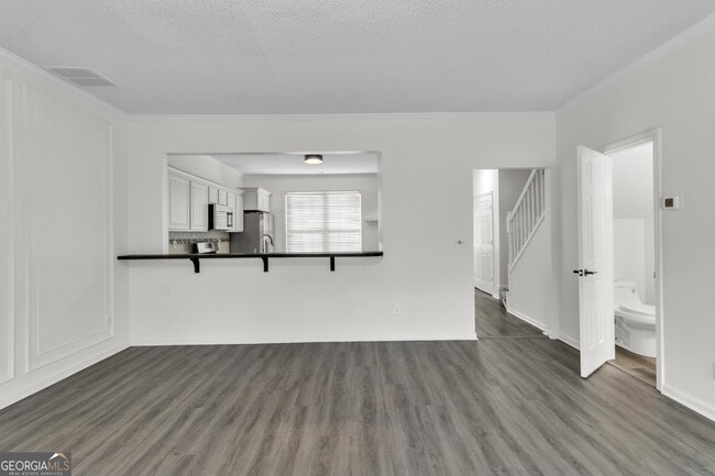 Building Photo - 9155 Nesbit Ferry Rd