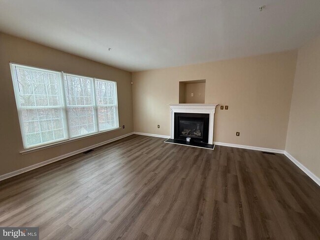 Building Photo - 10106 Garden Valley Ct