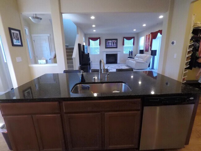 Kitchen - 9422 S 235th Plz