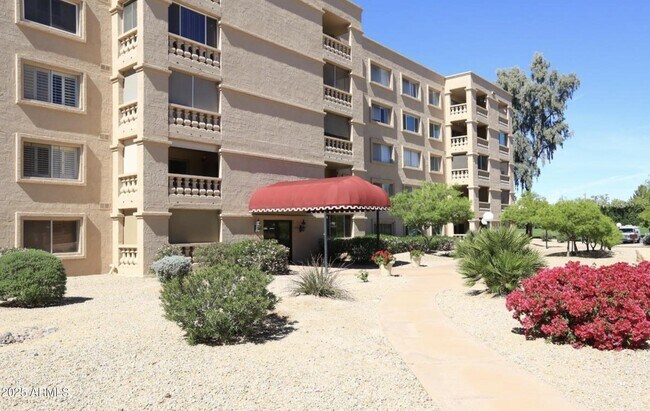 Primary Photo - 7840 E Camelback Rd