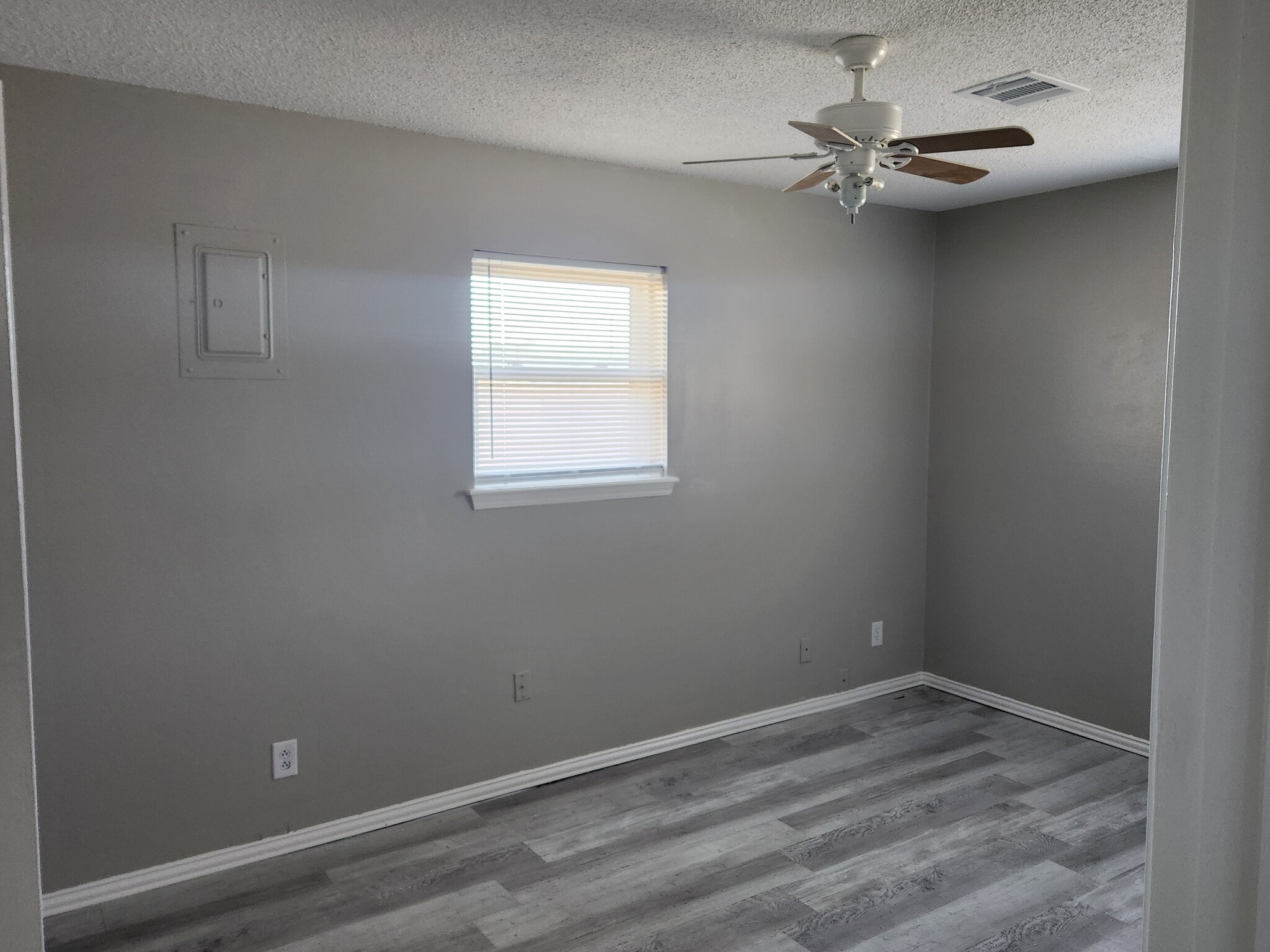 Building Photo - 2001 N McKinley Ave