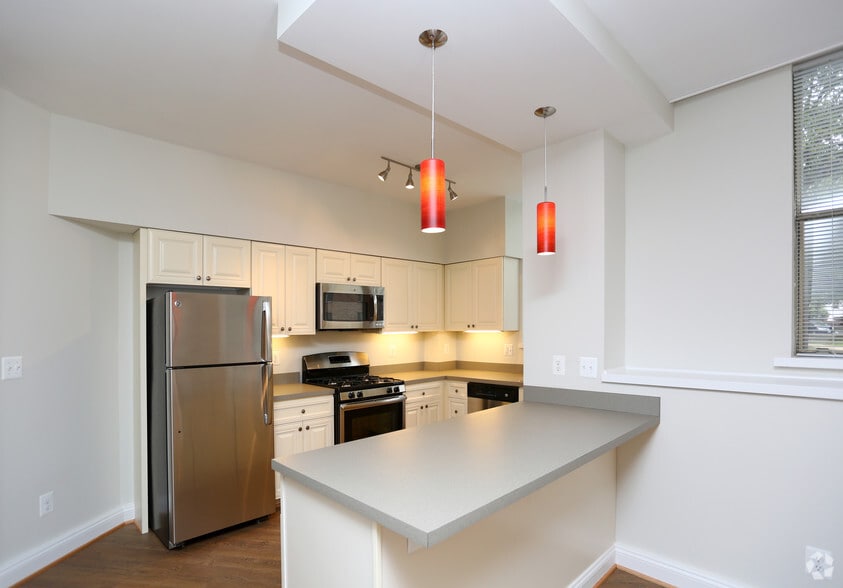 Interior Photo - 6600 LUZON &amp; VAN BUREN