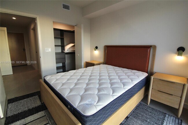 Building Photo - 698 NE 1st Ave