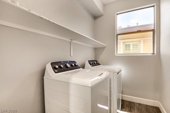 Building Photo - 10356 Mystic Pine Rd