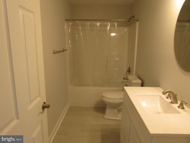 Building Photo - 1230 Elm St