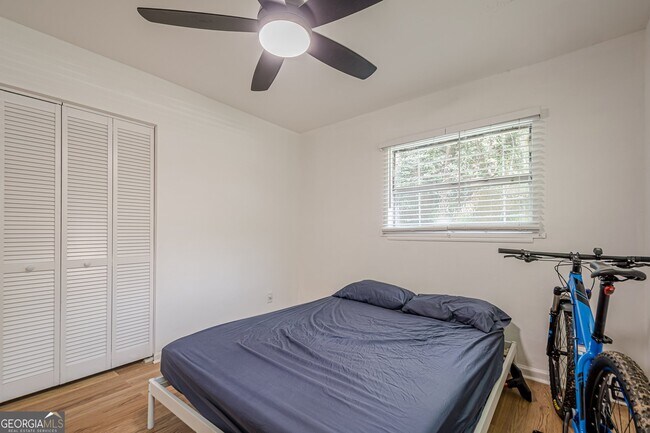 Building Photo - 2018 Bramblewood Dr NE