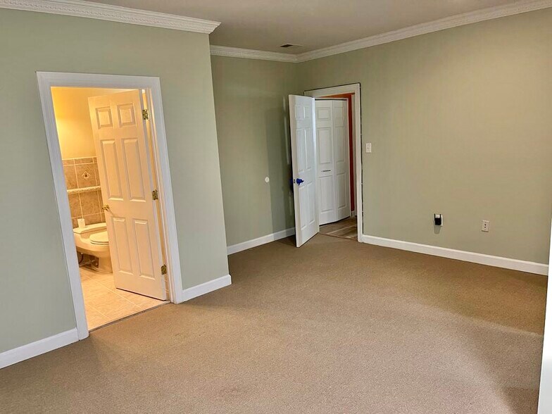Master Bedroom - 11404 Glenn Dale Ridge Rd