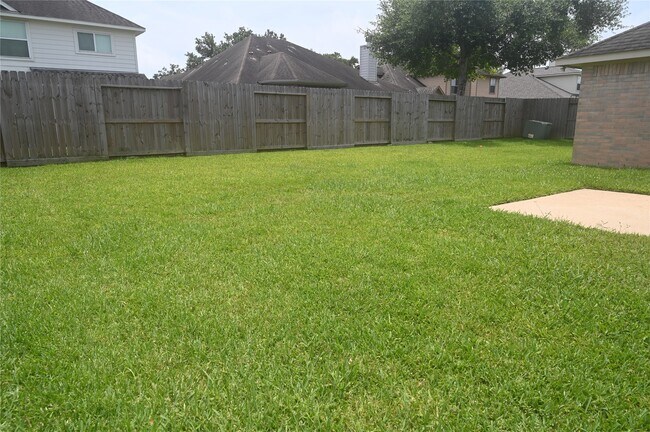 Building Photo - 5755 Lightstone Ln