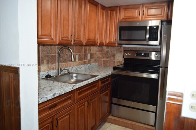 Building Photo - 2901 NW 47th Terrace