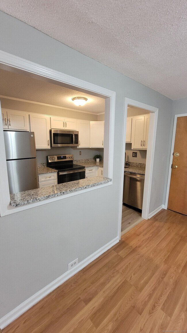 Building Photo - 24 Stony Brook Dr