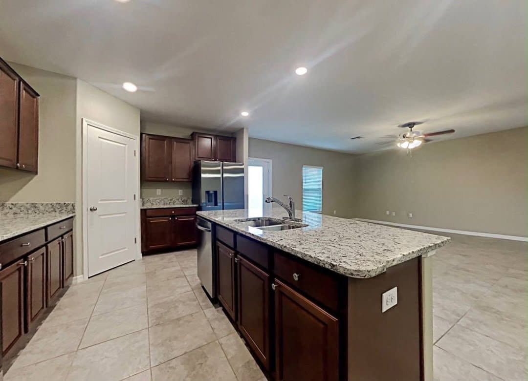 Building Photo - 10213 Cool Waterlily Ave