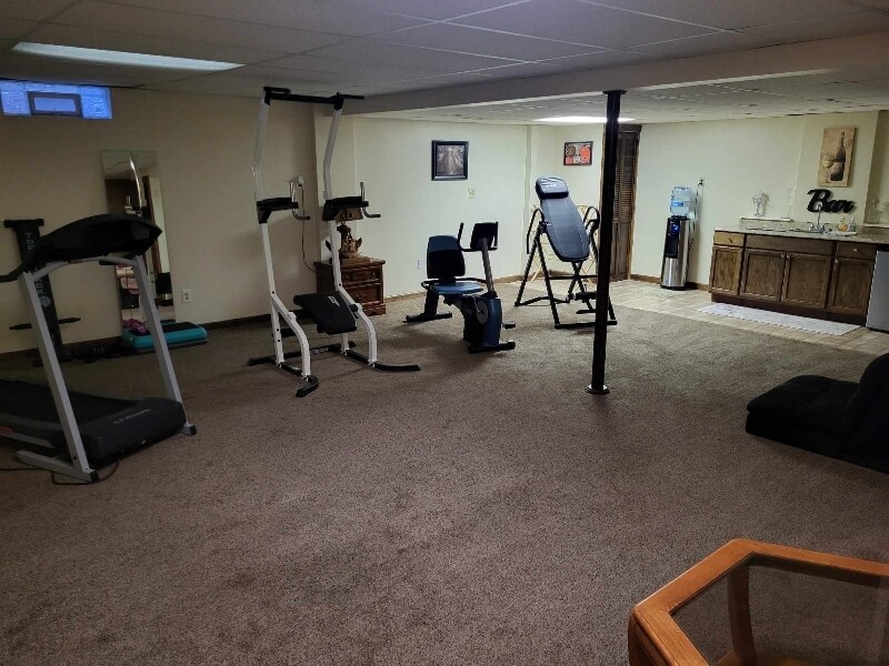 Building Photo - 1645 Tanglewood Dr