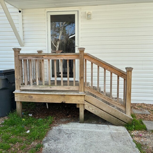 Building Photo - 4 Bedroom 3 Bath Home in Winnabow, NC