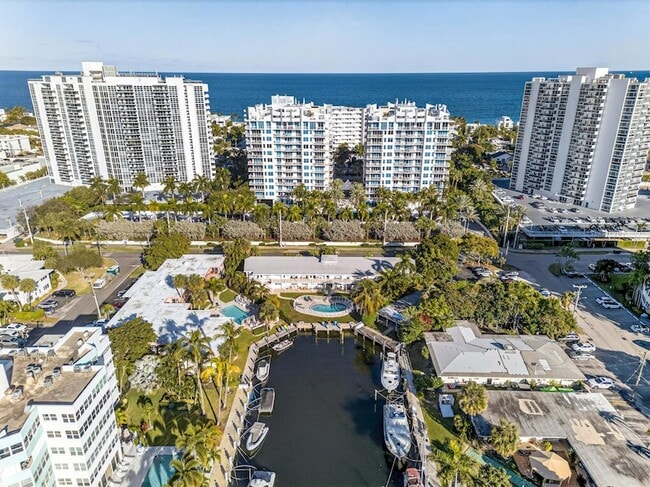 Building Photo - 2815 NE 33rd Ave