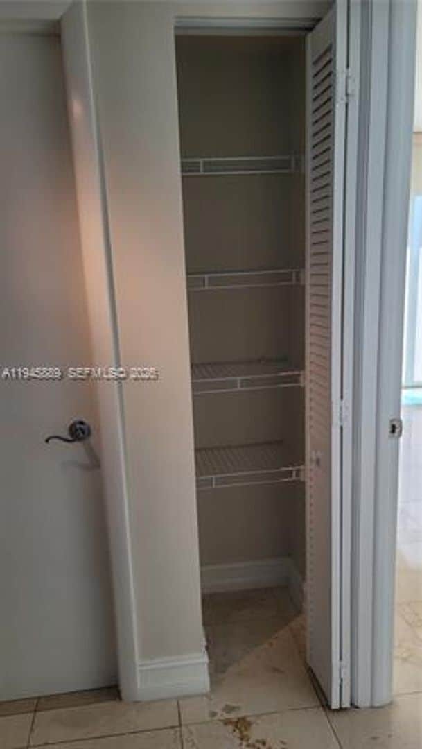 Building Photo - 31 SE 5th St