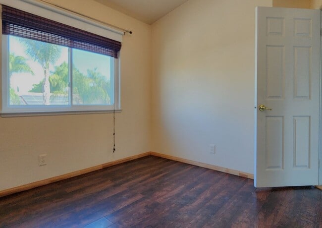 Building Photo - Great Two Story 3BD, 2.5BA Plus Bonus Room...