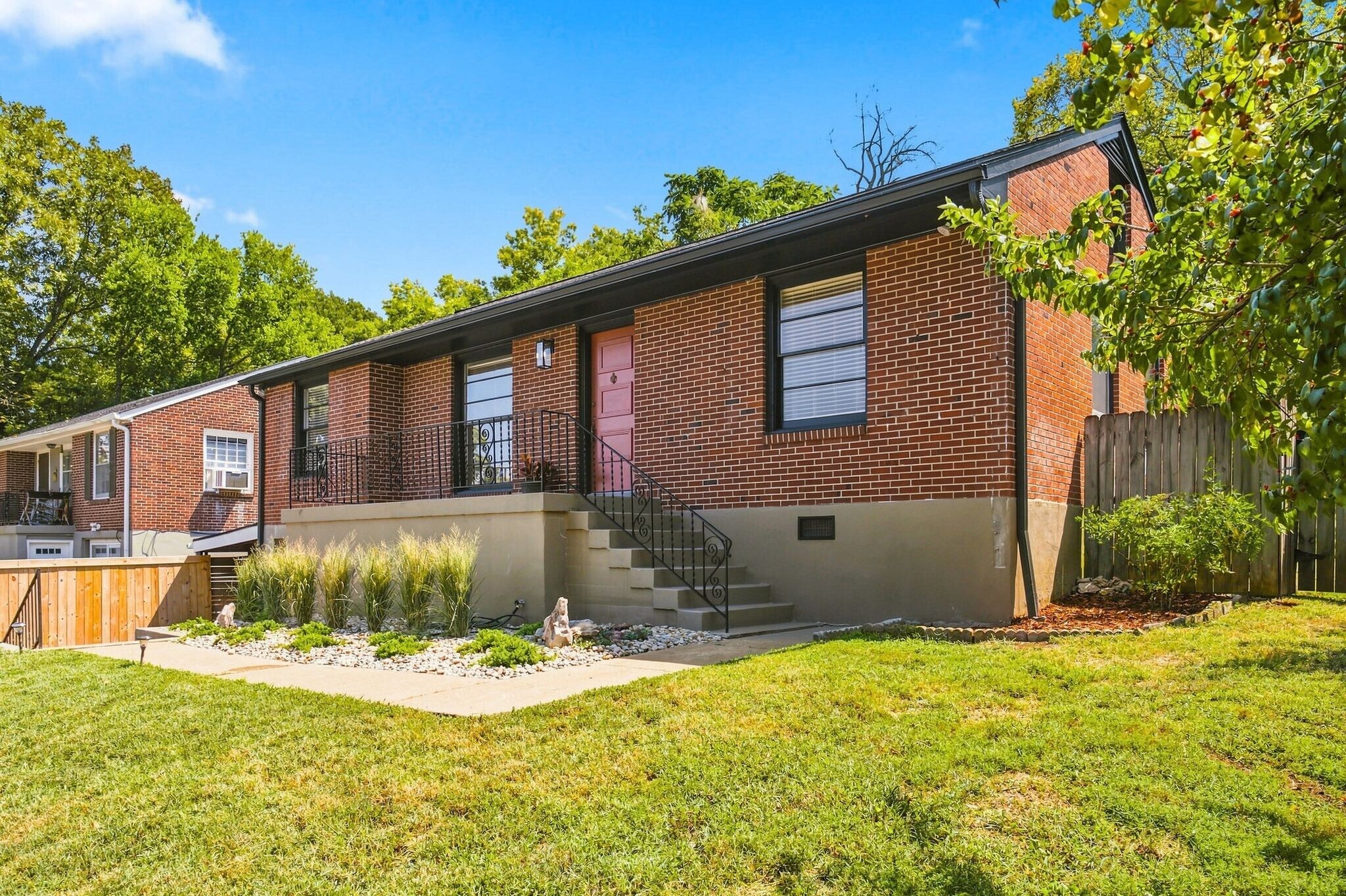 Building Photo - 5713 Vine Ridge Dr
