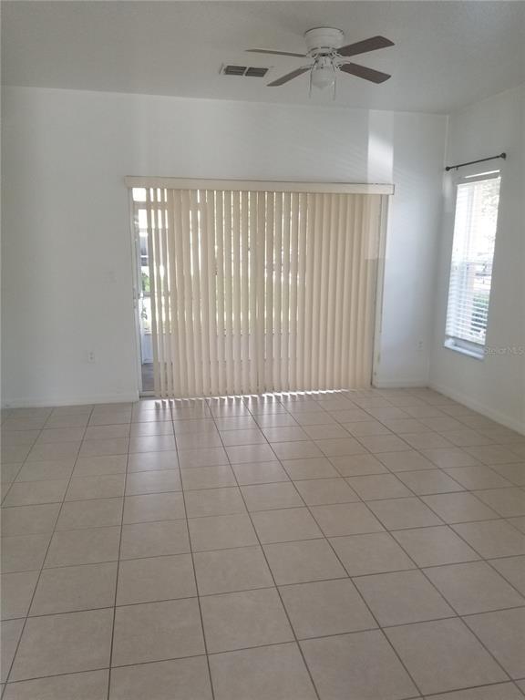 Building Photo - 705 Chelsea Dr