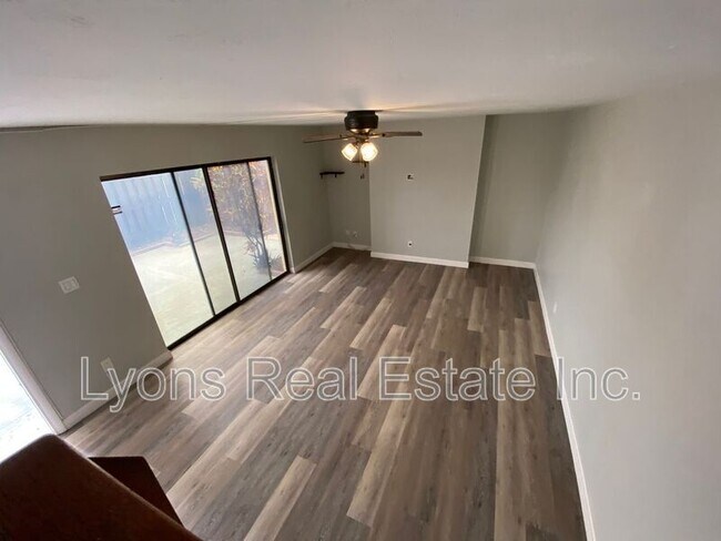Building Photo - 1667 Park Meadows Dr
