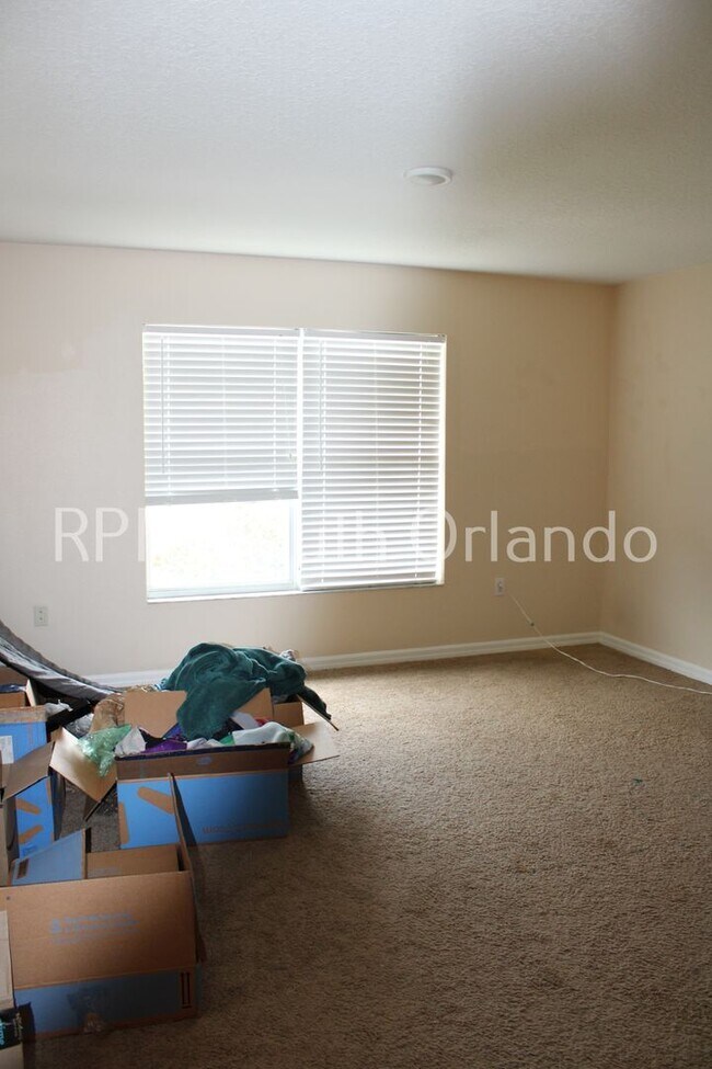 Building Photo - 2 story Townhouse, 3 bedroom, 2.5 bath in Saint Cloud FL.