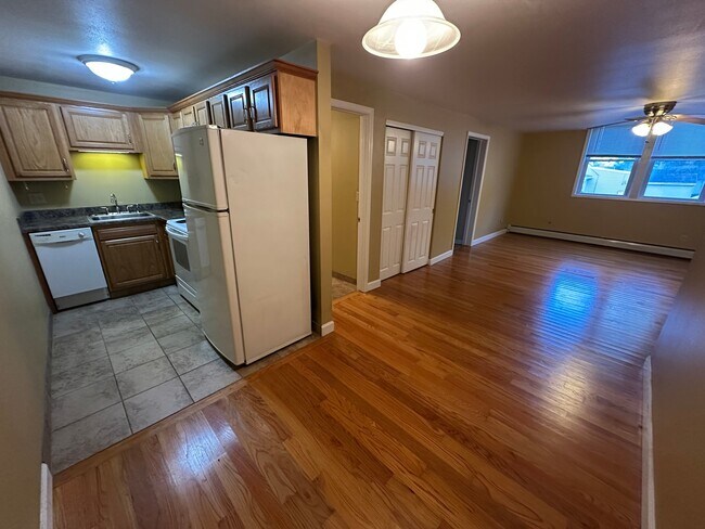 Building Photo - 49 Tappan St