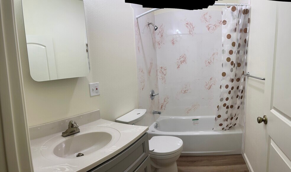 Building Photo - 564 53rd St