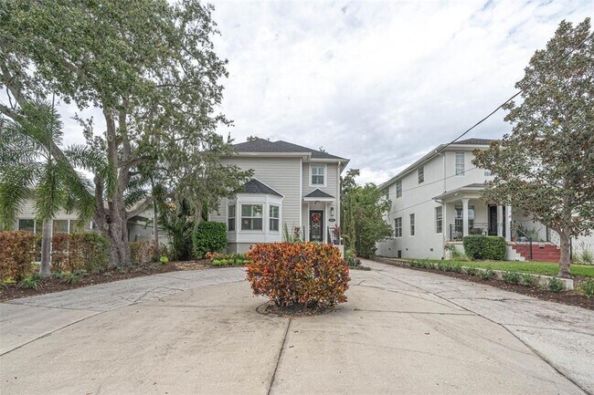 Building Photo - 4907 W Dryad St