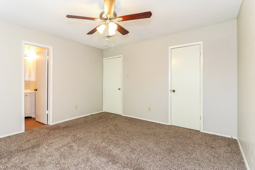 Building Photo - 716 Admiralty Way