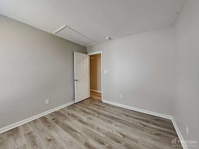 Building Photo - 4844 Silverdene St