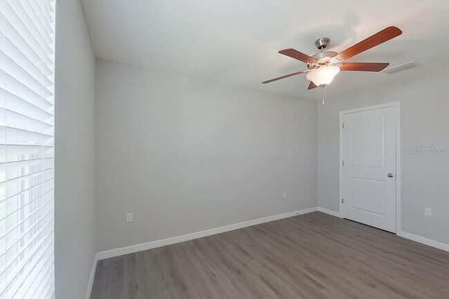 Building Photo - 4459 SW 85 Ln