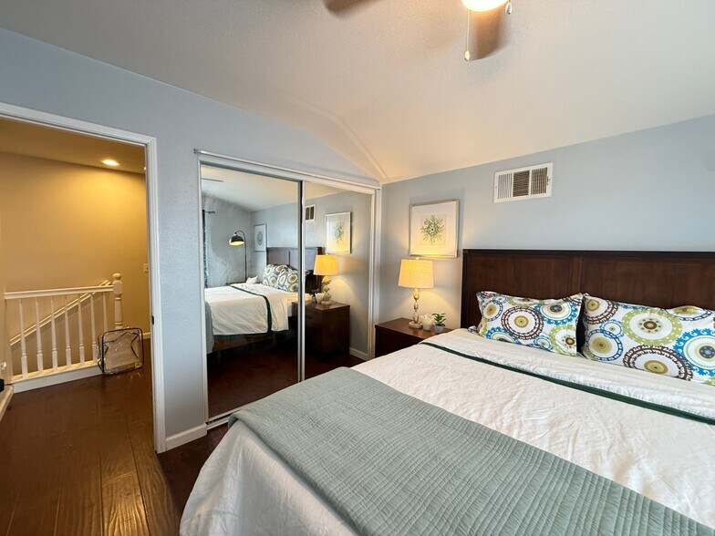 Building Photo - 13885 Camp Rock St
