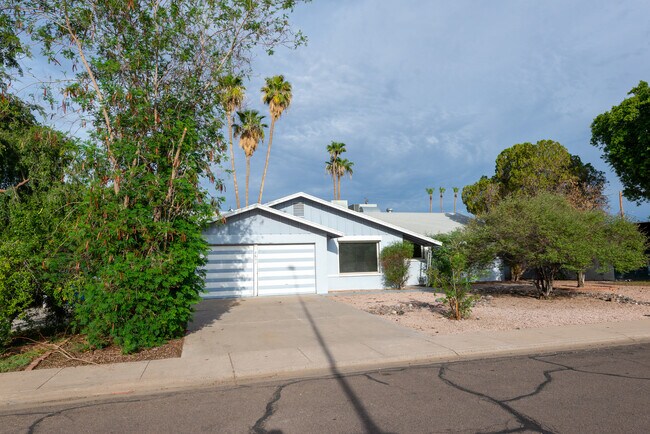 Building Photo - 2607 S Jentilly Ln