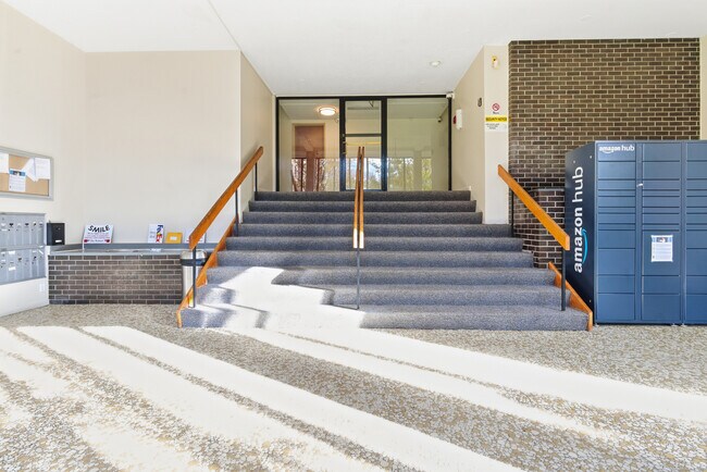 Building Photo - 40 Owen St