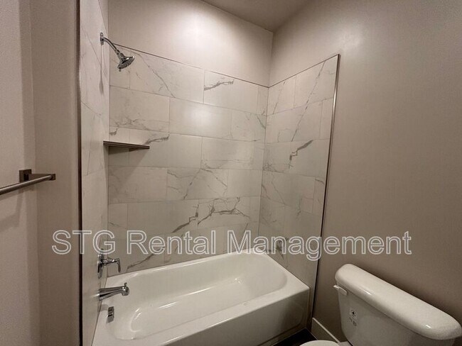 Building Photo - 857 S 4380 W