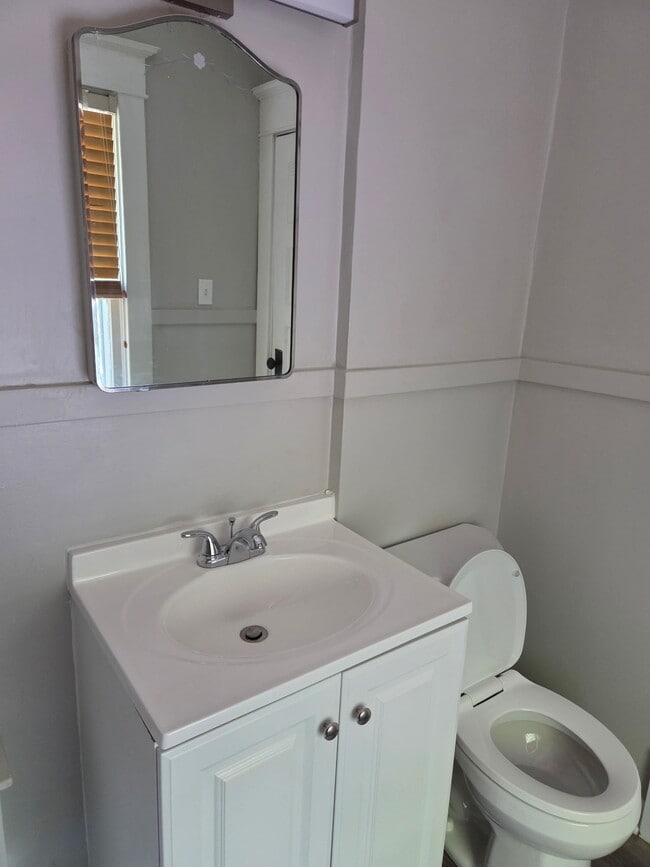 Building Photo - 1604 8th Ave