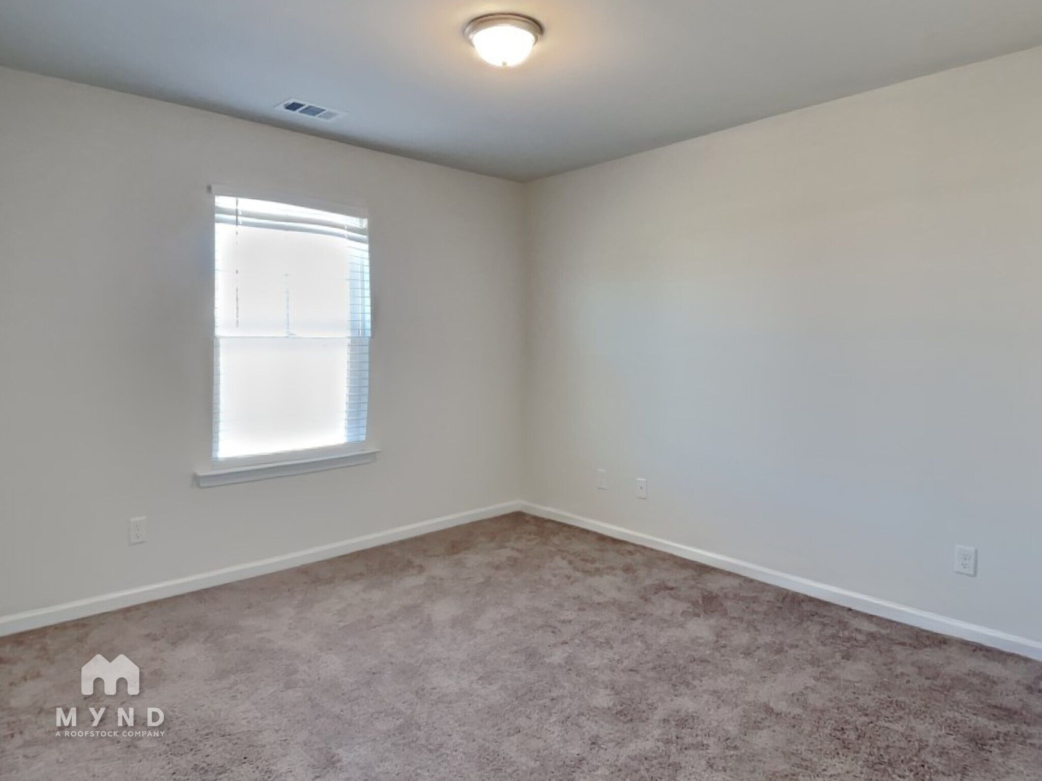 Building Photo - 120 Dasher Dr