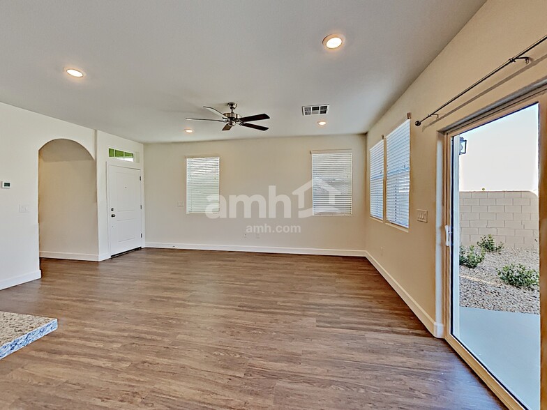 Building Photo - 8116 Inhibition Ct