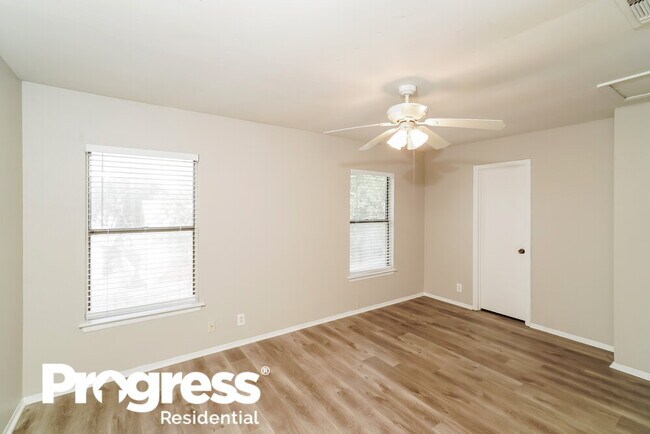 Building Photo - 8409 Forest Ridge Dr