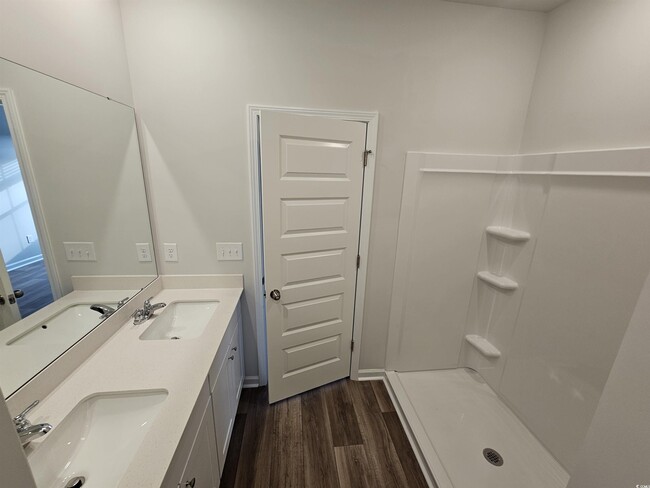 Building Photo - 2100 Northwest Dr