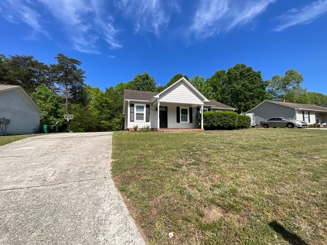 Building Photo - 2709 Ingleside Dr