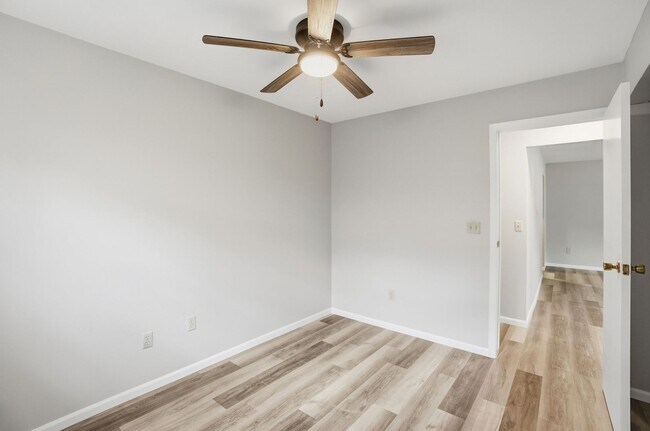 Building Photo - Three Bedroom Home with Great Outdoor Entertainment Space!